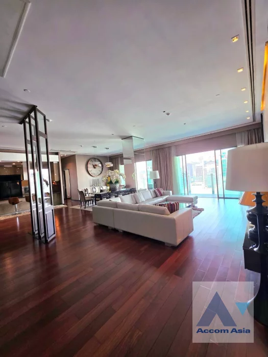 Huge Terrace, Private Swimming Pool, Duplex Condo |  Le Raffine Sukhumvit 39 Condominium  4 Bedroom for Rent BTS Phrom Phong in Sukhumvit Bangkok