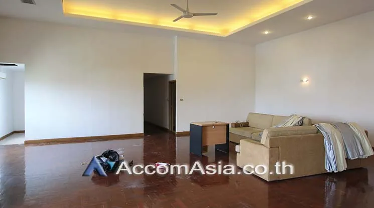 unit 5 Bedrooms  Apartment For Rent in Sathorn, Bangkok  near MRT Lumphini (10191)