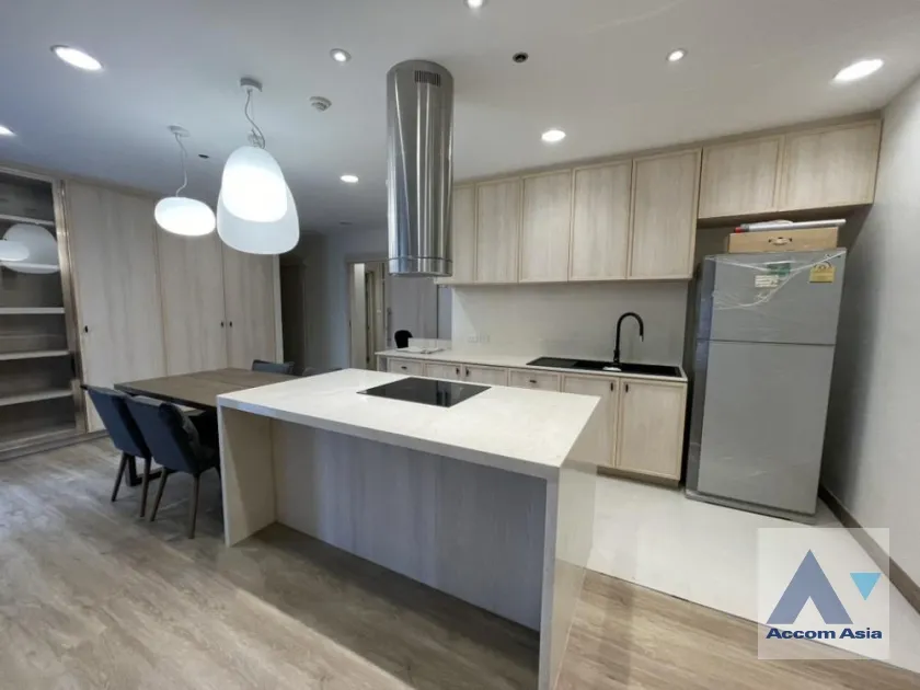 unitMoon Tower Condominium