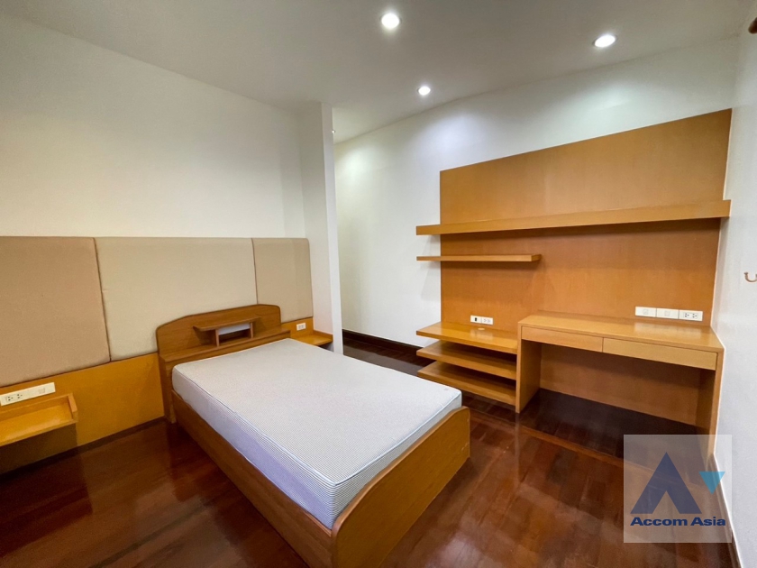 10  3 br House For Rent in Phaholyothin ,Bangkok BTS Saphan-Kwai 90347