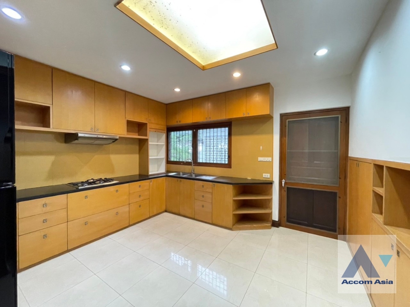 30  3 br House For Rent in Phaholyothin ,Bangkok BTS Saphan-Kwai 90347