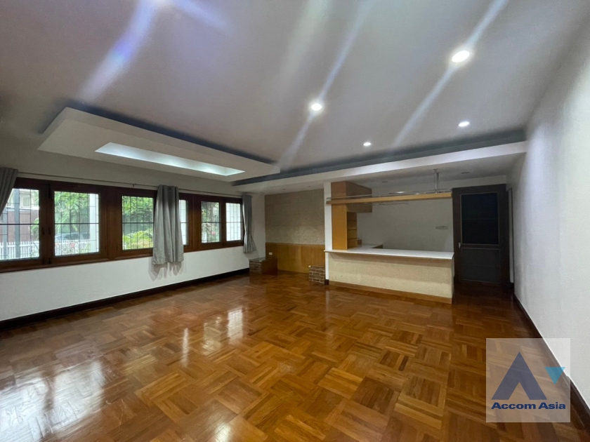 6  3 br House For Rent in Phaholyothin ,Bangkok BTS Saphan-Kwai 90347