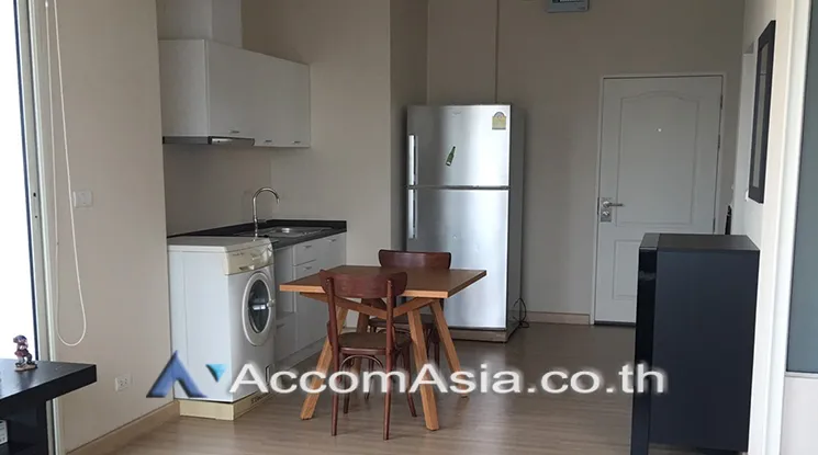 unit 1 Bedroom  Condominium For Rent in Charoen Nakhon, Bangkok  near BTS Krung Thon Buri (1521445)