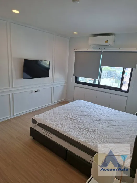 7  2 br Condominium For Rent in Ploenchit ,Bangkok BTS Ploenchit at Renova Residence 1521515