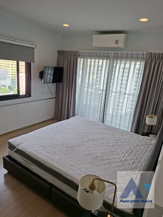 13  2 br Condominium For Rent in Ploenchit ,Bangkok BTS Ploenchit at Renova Residence 1521515