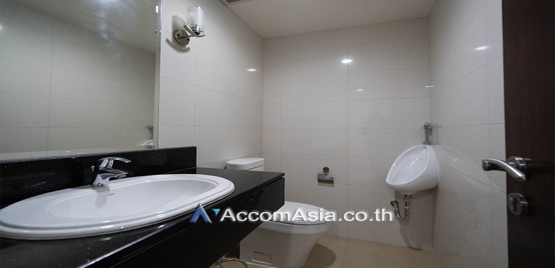 8  3 br Apartment For Rent in Sukhumvit ,Bangkok MRT Sukhumvit - BTS Asok at Peaceful residential 1421522