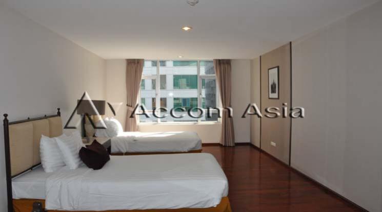 8  1 br Apartment For Rent in Sukhumvit ,Bangkok MRT Phetchaburi at Luxury fully serviced 1421564