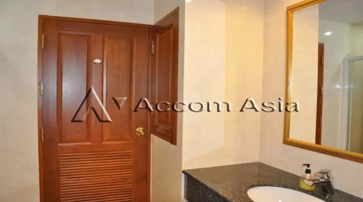 9  1 br Apartment For Rent in Sukhumvit ,Bangkok MRT Phetchaburi at Luxury fully serviced 1421564