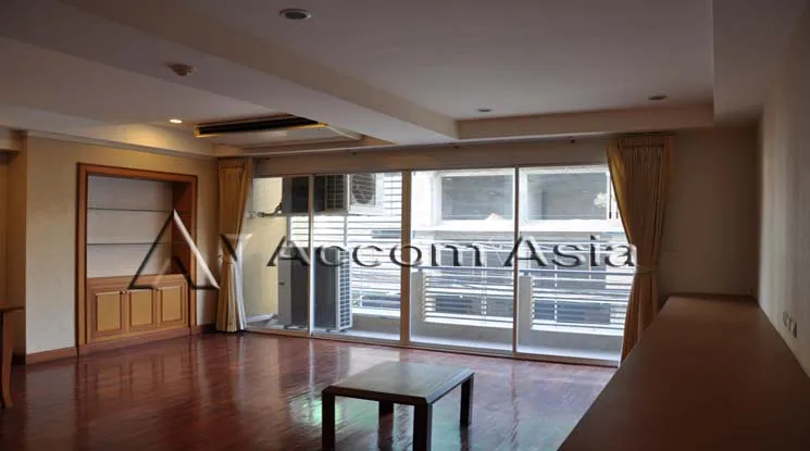 unit 2 Bedrooms  Apartment For Rent in Ploenchit, Bangkok  near BTS Ploenchit (13000193)