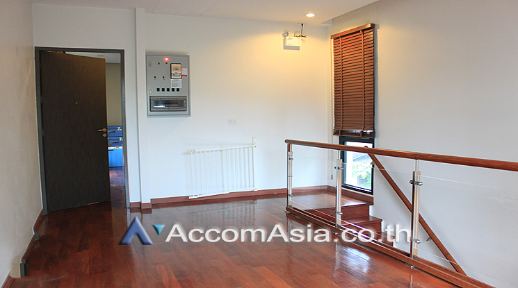 5  4 br House For Rent in Sukhumvit ,Bangkok BTS Ekkamai 13000195