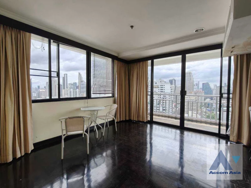 unit 3 Bedrooms  Condominium For Rent in Sukhumvit, Bangkok  near BTS Nana (13000229)