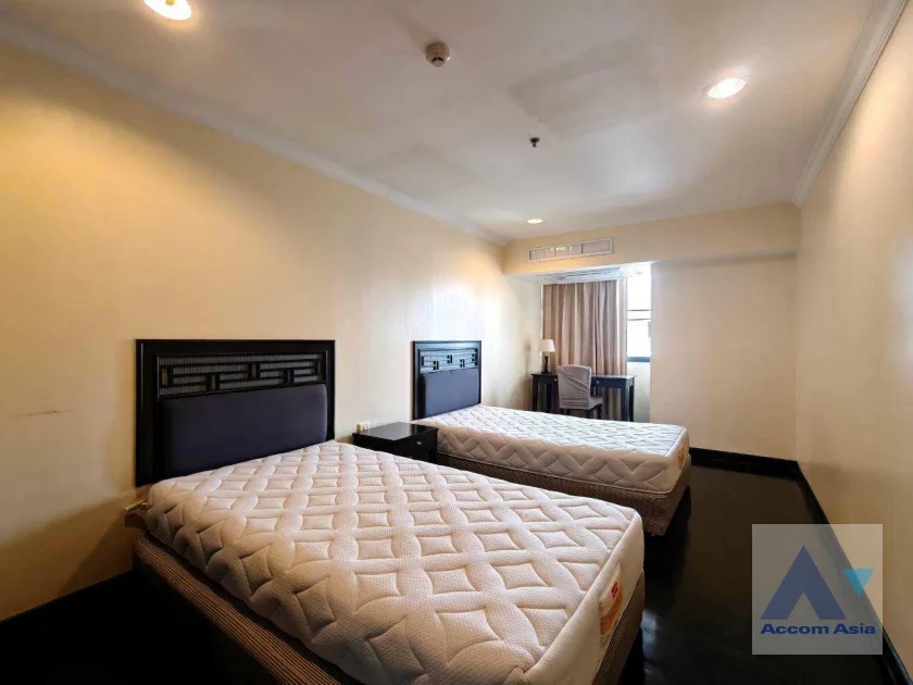 12  3 br Condominium For Rent in Sukhumvit ,Bangkok BTS Nana at Lake Green 13000229