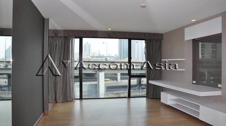 7  2 br Condominium For Rent in Ploenchit ,Bangkok BTS Ploenchit at O2 Hip 13000234