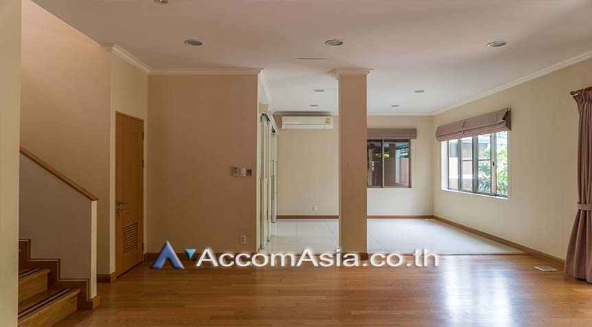  1  3 br House For Rent in Sukhumvit ,Bangkok BTS Phrom Phong 13000280
