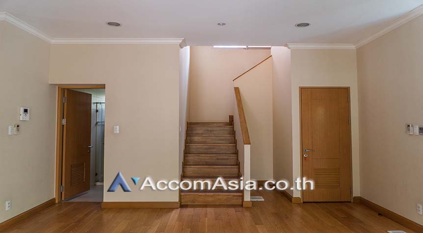  1  3 br House For Rent in Sukhumvit ,Bangkok BTS Phrom Phong 13000280