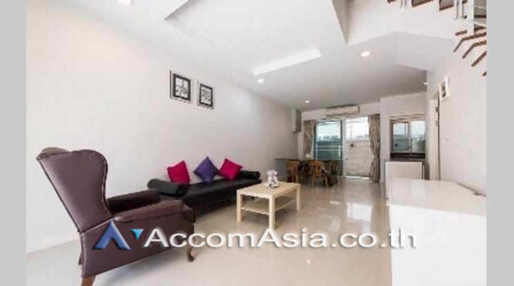 unit 3 Bedrooms  Townhouse For Rent & Sale in Rama 3, Bangkok  near BTS Surasak (13000416)