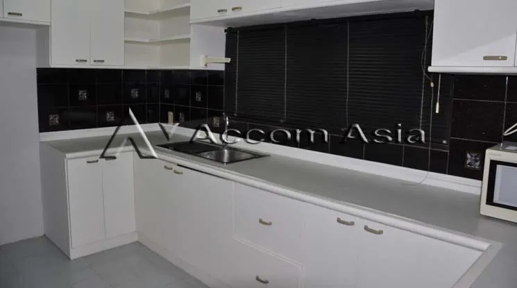 10  2 br Condominium For Rent in Sukhumvit ,Bangkok BTS Phrom Phong at Acadamia Grand Tower 13000425