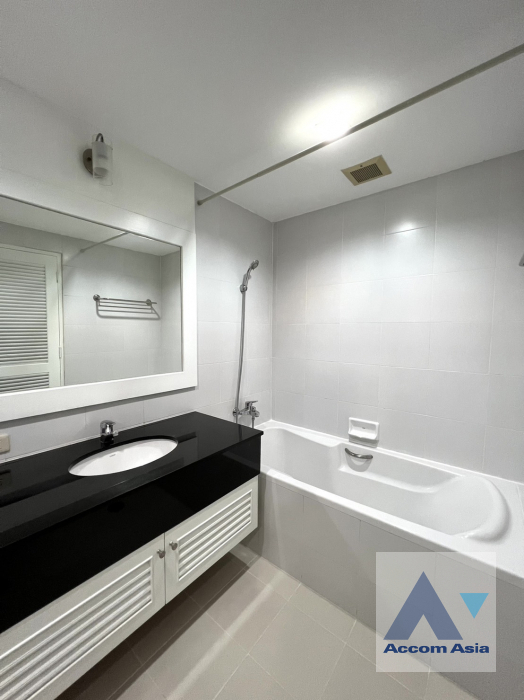 9  2 br Condominium For Rent in Sukhumvit ,Bangkok BTS Phrom Phong at Acadamia Grand Tower 13000426