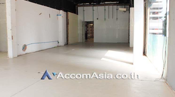  1  Retail / Showroom For Rent in Sukhumvit ,Bangkok BTS Ekkamai at The Horizon Ekkamai 13000480