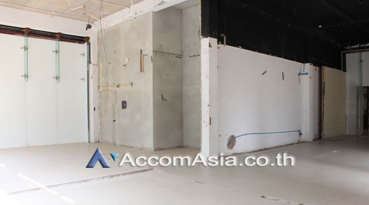 4  Retail / Showroom For Rent in Sukhumvit ,Bangkok BTS Ekkamai at The Horizon Ekkamai 13000480