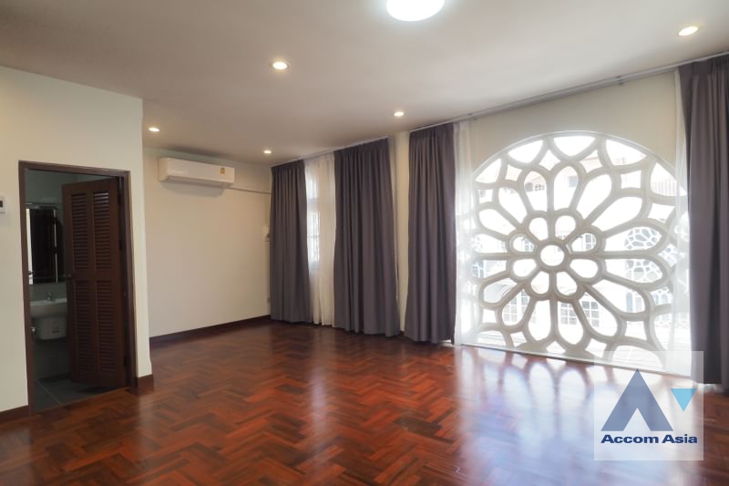 5  4 br House For Rent in Sukhumvit ,Bangkok BTS Ekkamai at Ekkamai Villas 13000539