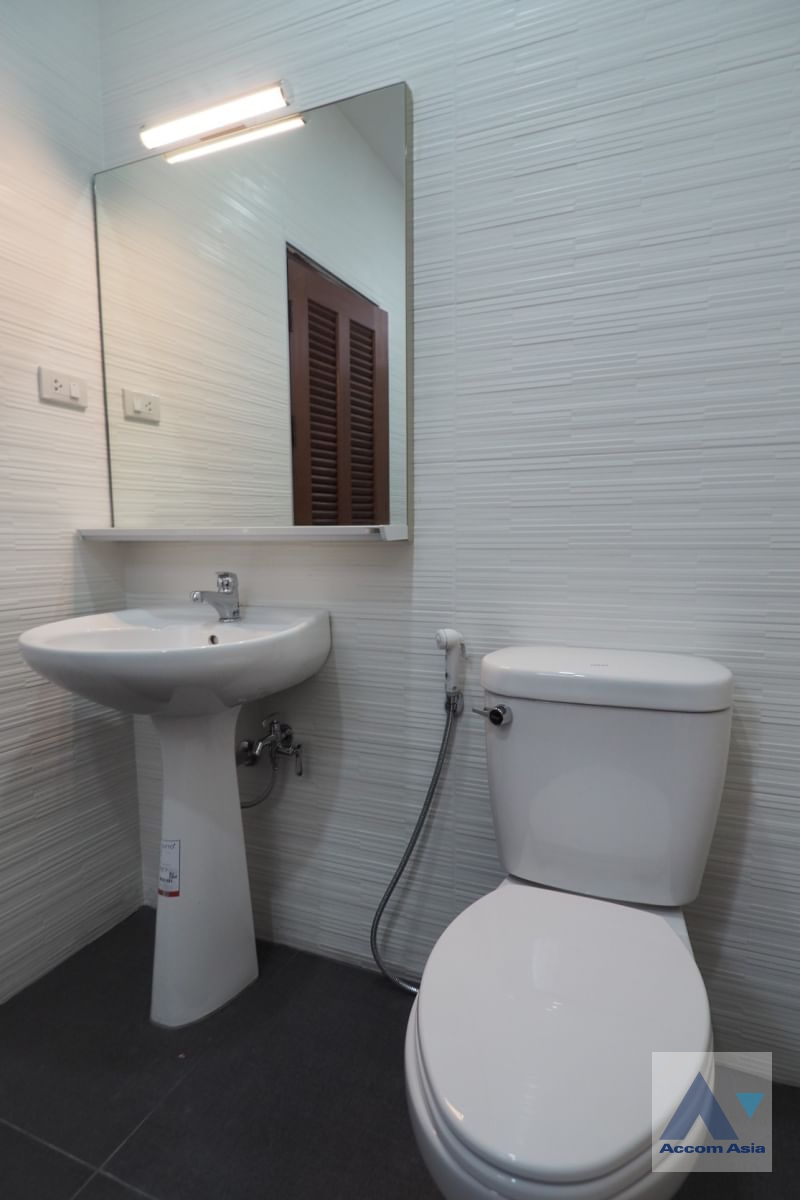 11  4 br House For Rent in Sukhumvit ,Bangkok BTS Ekkamai at Ekkamai Villas 13000539