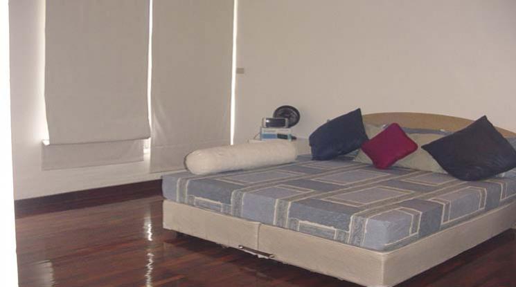 7  3 br Apartment For Rent in Sathorn ,Bangkok BTS Surasak at Central Area of Sathon A Short Walk to BTS Surasak 10204