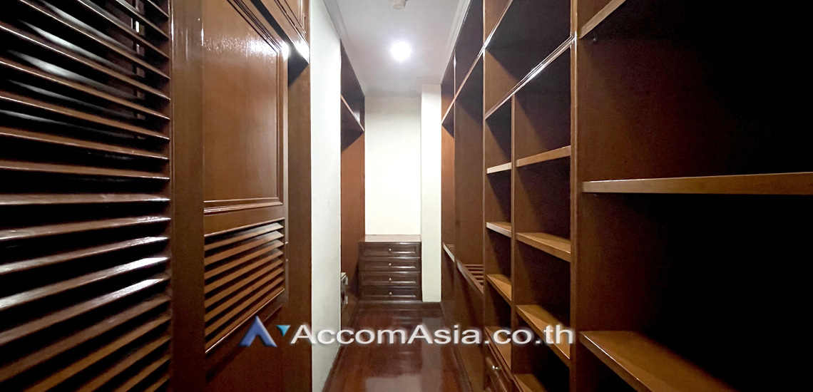 8  3 br Apartment For Rent in Sukhumvit ,Bangkok BTS Phrom Phong at Greenery garden and privacy 13000581