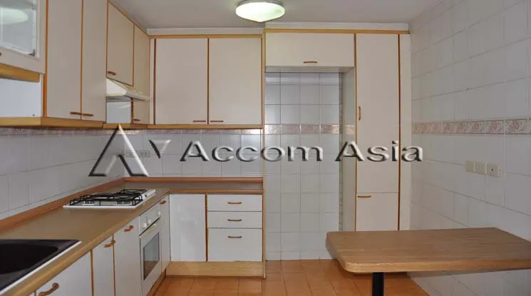 unit 2 Bedrooms  Apartment For Rent in Sukhumvit, Bangkok  near MRT Sukhumvit - BTS Nana (13000583)