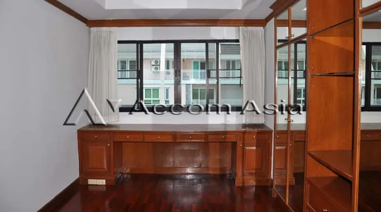unit 2 Bedrooms  Apartment For Rent in Sukhumvit, Bangkok  near MRT Sukhumvit - BTS Nana (13000583)