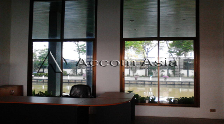  1  3 br Townhouse For Sale in Charoen Nakhon ,Bangkok BTS Krung Thon Buri at Peaceful compound 13000591