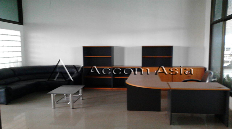 4  3 br Townhouse For Sale in Charoen Nakhon ,Bangkok BTS Krung Thon Buri at Peaceful compound 13000591