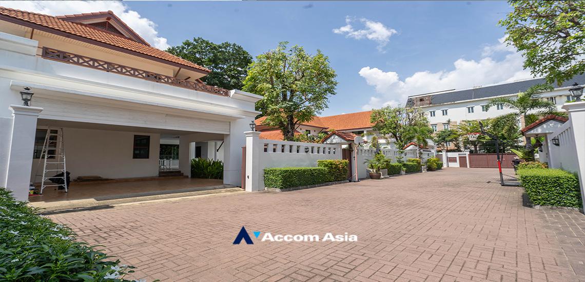  1  4 br House For Rent in New Phetchaburi ,Bangkok MRT Phetchaburi 13000626