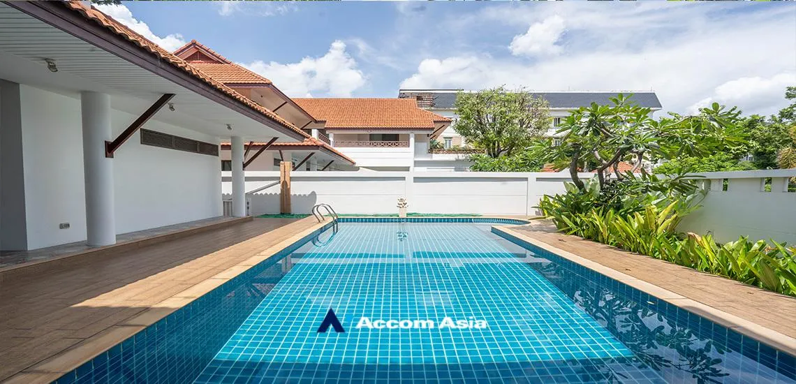 unitGarden, Private Swimming Pool, Pet friendly |  4 Bedrooms  House For Rent in New Phetchaburi, Bangkok  near MRT Phetchaburi (13000626)