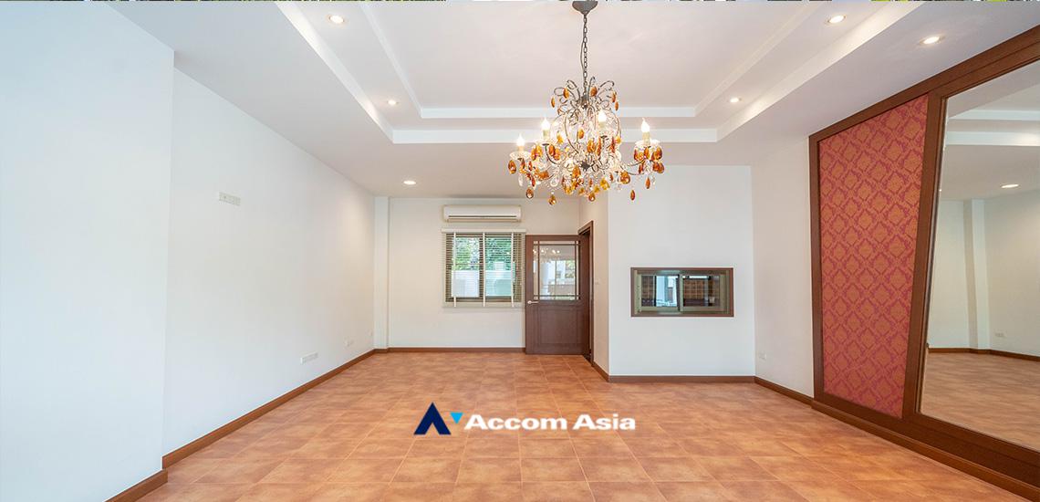 10  4 br House For Rent in New Phetchaburi ,Bangkok MRT Phetchaburi 13000626