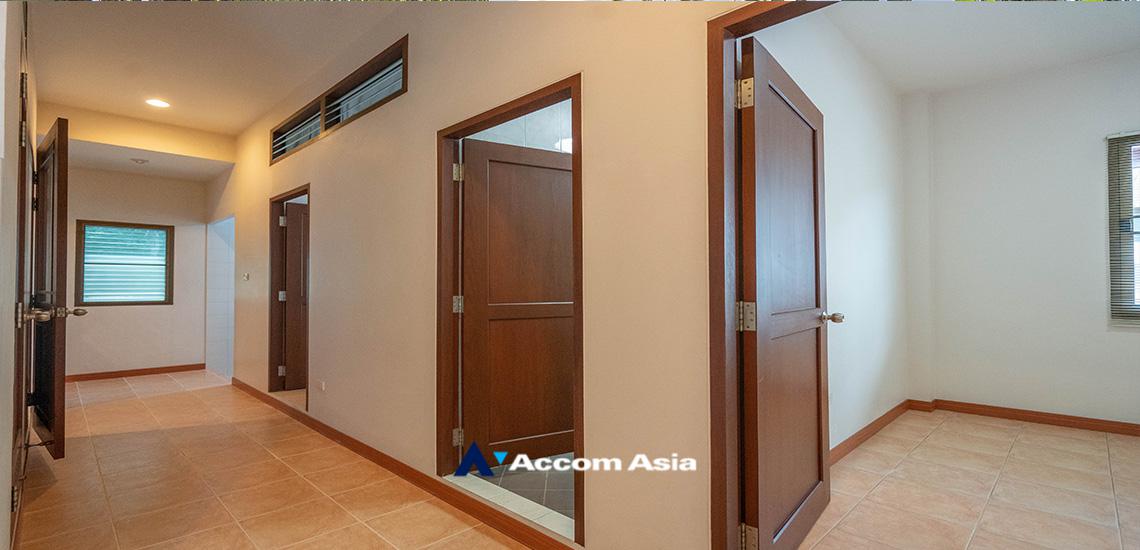 13  4 br House For Rent in New Phetchaburi ,Bangkok MRT Phetchaburi 13000626