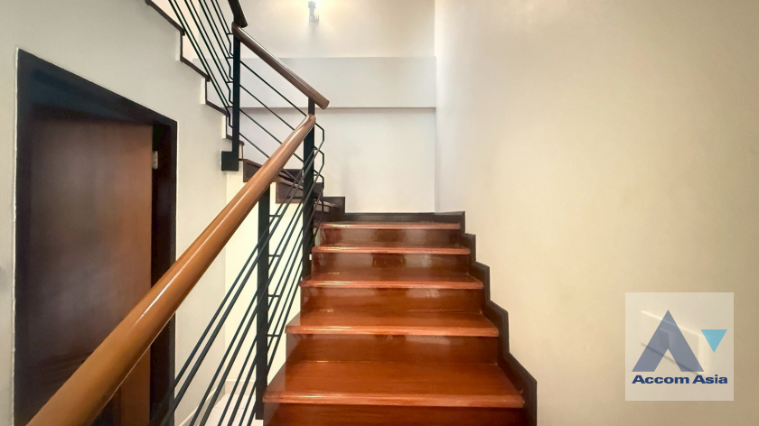 9  4 br House for rent and sale in Sukhumvit ,Bangkok BTS Ekkamai at The Noble Ekkamai 22  50133