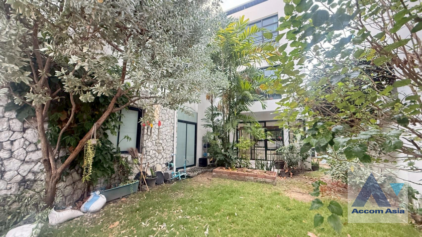  2  4 br House for rent and sale in Sukhumvit ,Bangkok BTS Ekkamai at The Noble Ekkamai 22  50133