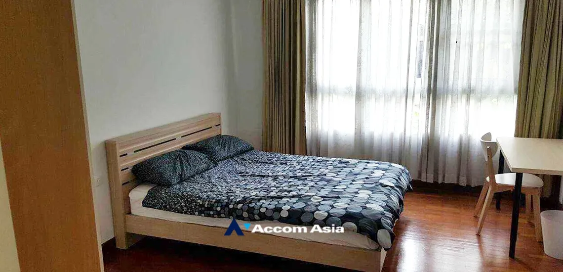 unitCorner Unit |  3 Bedrooms  Condominium For Rent in Sukhumvit, Bangkok  near BTS Nana (13000755)