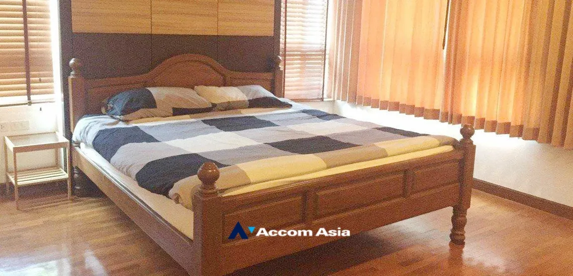 unitCorner Unit |  3 Bedrooms  Condominium For Rent in Sukhumvit, Bangkok  near BTS Nana (13000755)