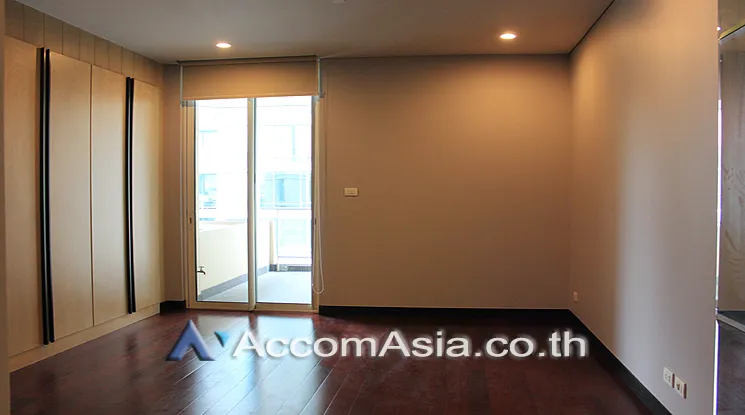 unit 3 Bedrooms  Condominium For Rent & Sale in Ploenchit, Bangkok  near BTS Chitlom (13000764)
