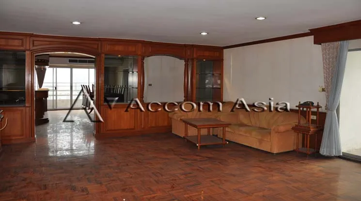 Big Balcony |  Regent On The Park 3 Condominium  3 Bedroom for Rent BTS Phrom Phong in Sukhumvit Bangkok