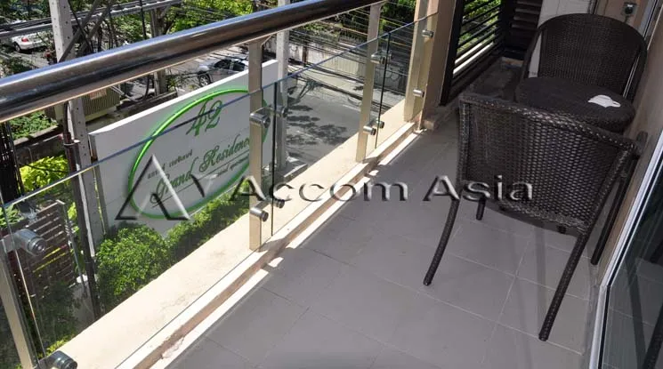 unit 2 Bedrooms  Apartment For Rent in Sukhumvit, Bangkok  near BTS Ekkamai (13000812)