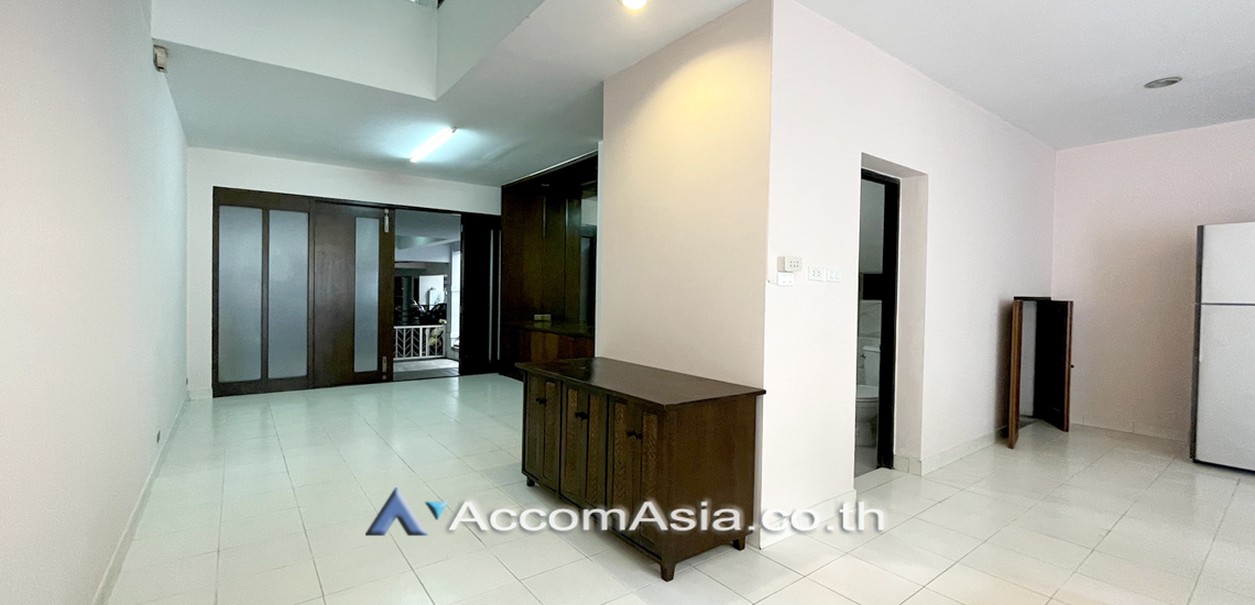  1  3 br Townhouse for rent and sale in Sathorn ,Bangkok BRT Nararam 3 at Modern style 13000997