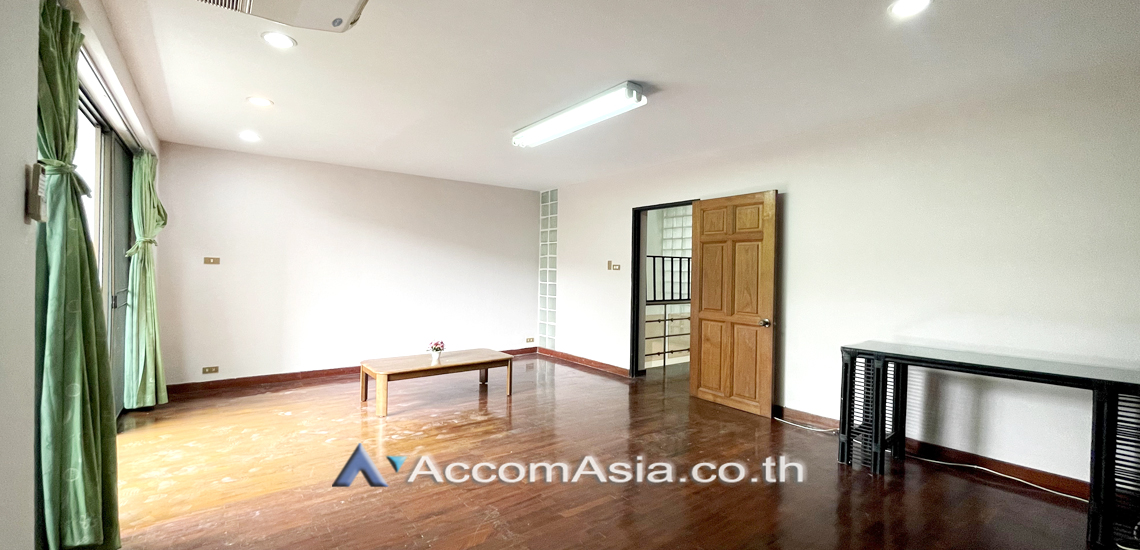 8  3 br Townhouse for rent and sale in Sathorn ,Bangkok BRT Nararam 3 at Modern style 13000997