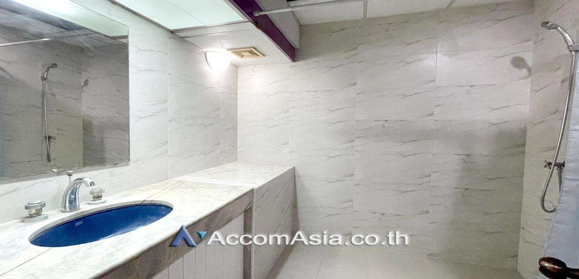 18  3 br Townhouse for rent and sale in Sathorn ,Bangkok BRT Nararam 3 at Modern style 13000997