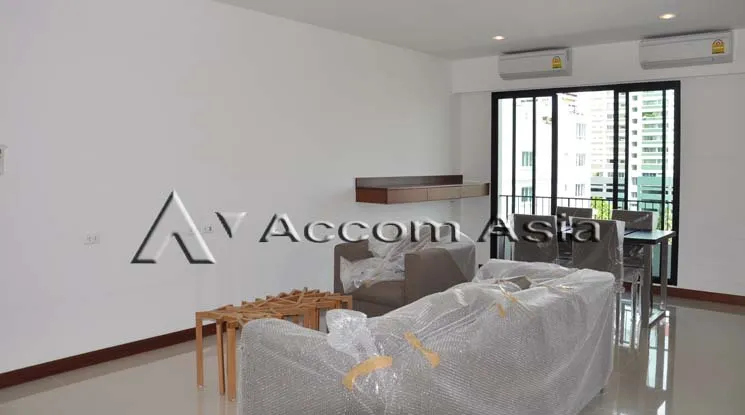 unit 3 Bedrooms  Apartment For Rent in Sukhumvit, Bangkok  near BTS Ekkamai (13001022)