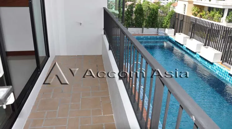 unit 3 Bedrooms  Apartment For Rent in Sukhumvit, Bangkok  near BTS Ekkamai (13001022)
