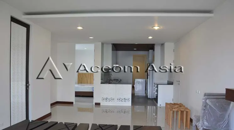 unit 3 Bedrooms  Apartment For Rent in Sukhumvit, Bangkok  near BTS Ekkamai (13001025)