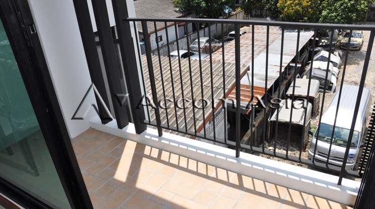  1  3 br Apartment For Rent in Sukhumvit ,Bangkok BTS Ekkamai at Urban space in Bangkok 13001029